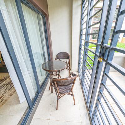 Bel appartement 2 chambres dans résidence verdoyante